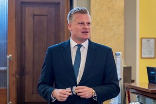Turek se na Facebooku omluvil hnutí DUHA. Vzápětí se do něj hned pustil - Novinky